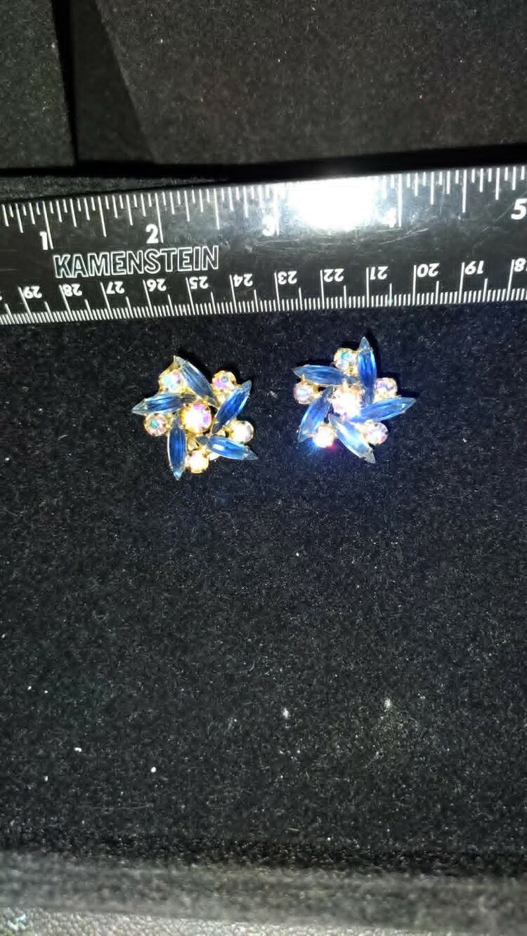 Vintage 1950s Blue Aurora Borealis Rhinestone Clip On Earrings Starburst AB